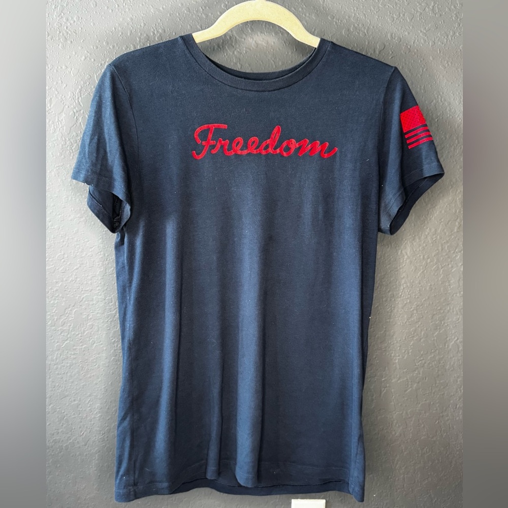 Women’s Under Armour Navy Tee with Red Graphic